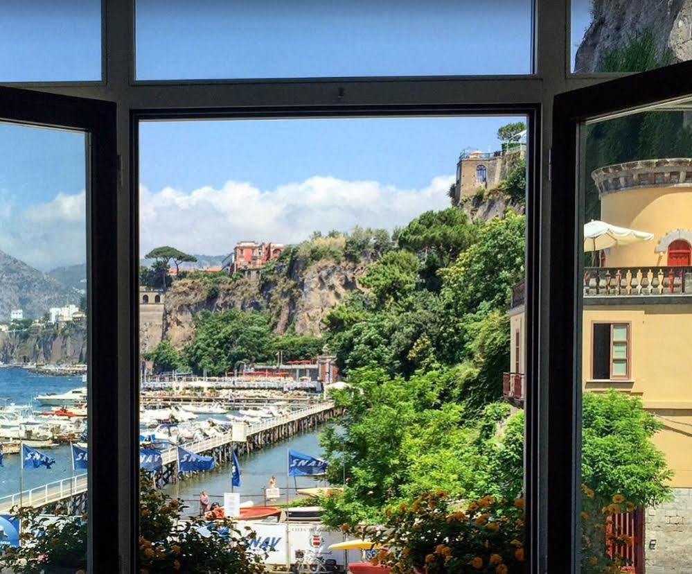 Surriento Suites Соренто Екстериор снимка