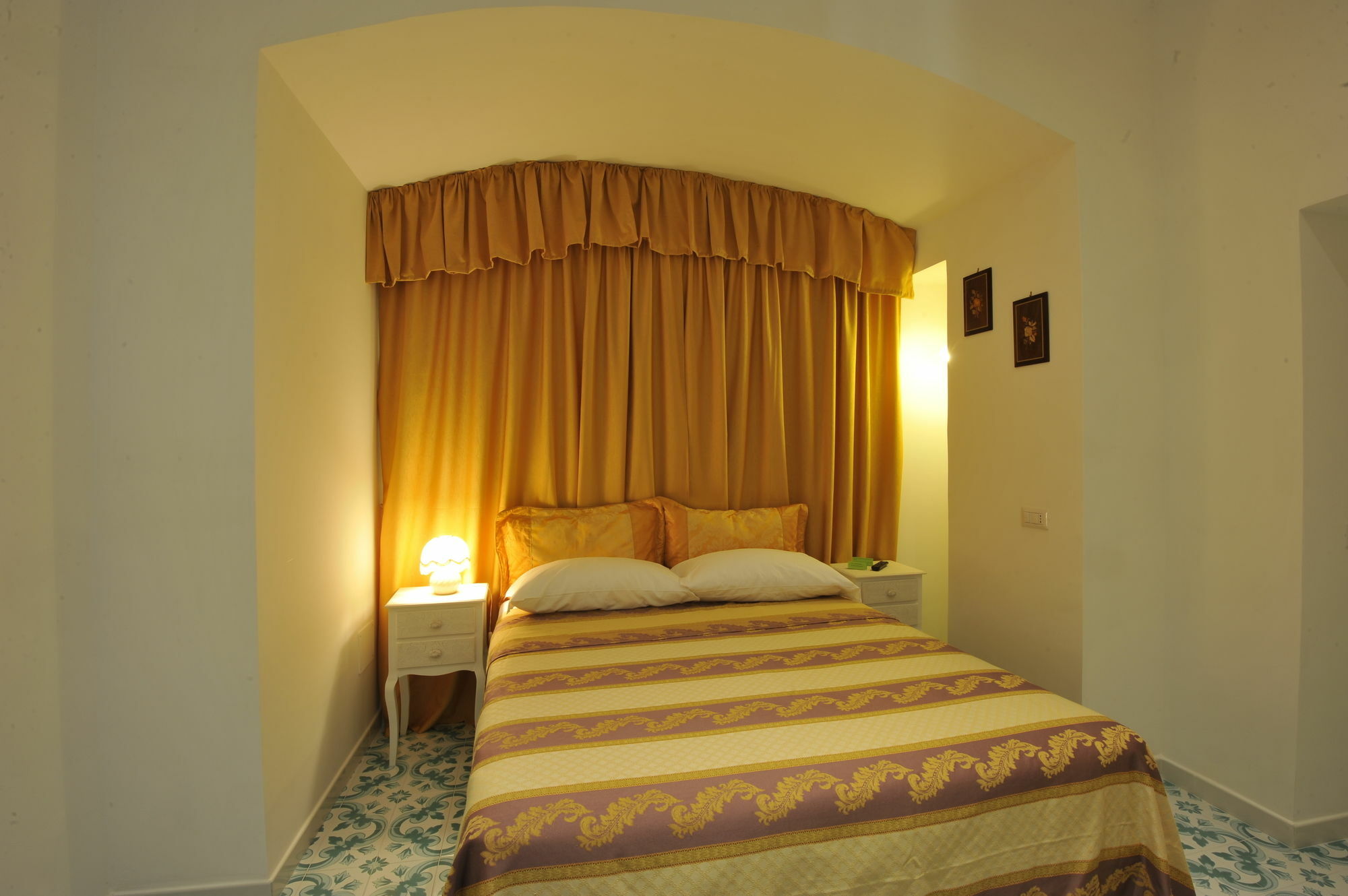 Surriento Suites Соренто Екстериор снимка